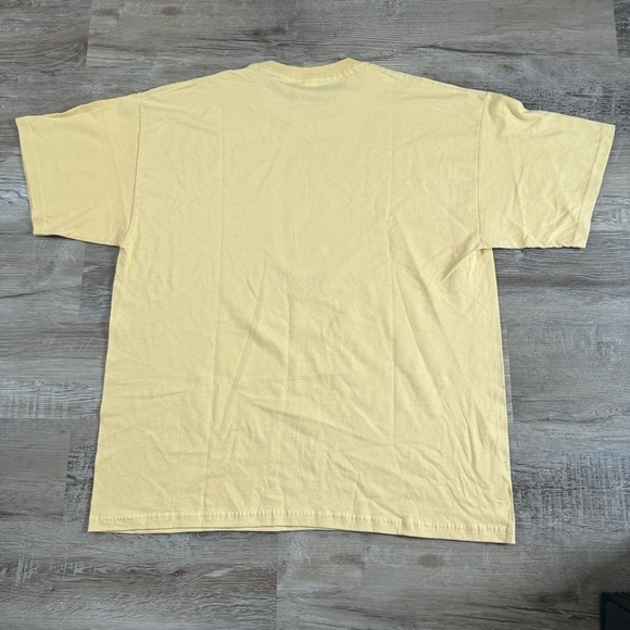 Vintage yellow Las Vegas Casino t shirt
 Gildan men’s XL 
 24x30 nice condition - Picture 4 of 5